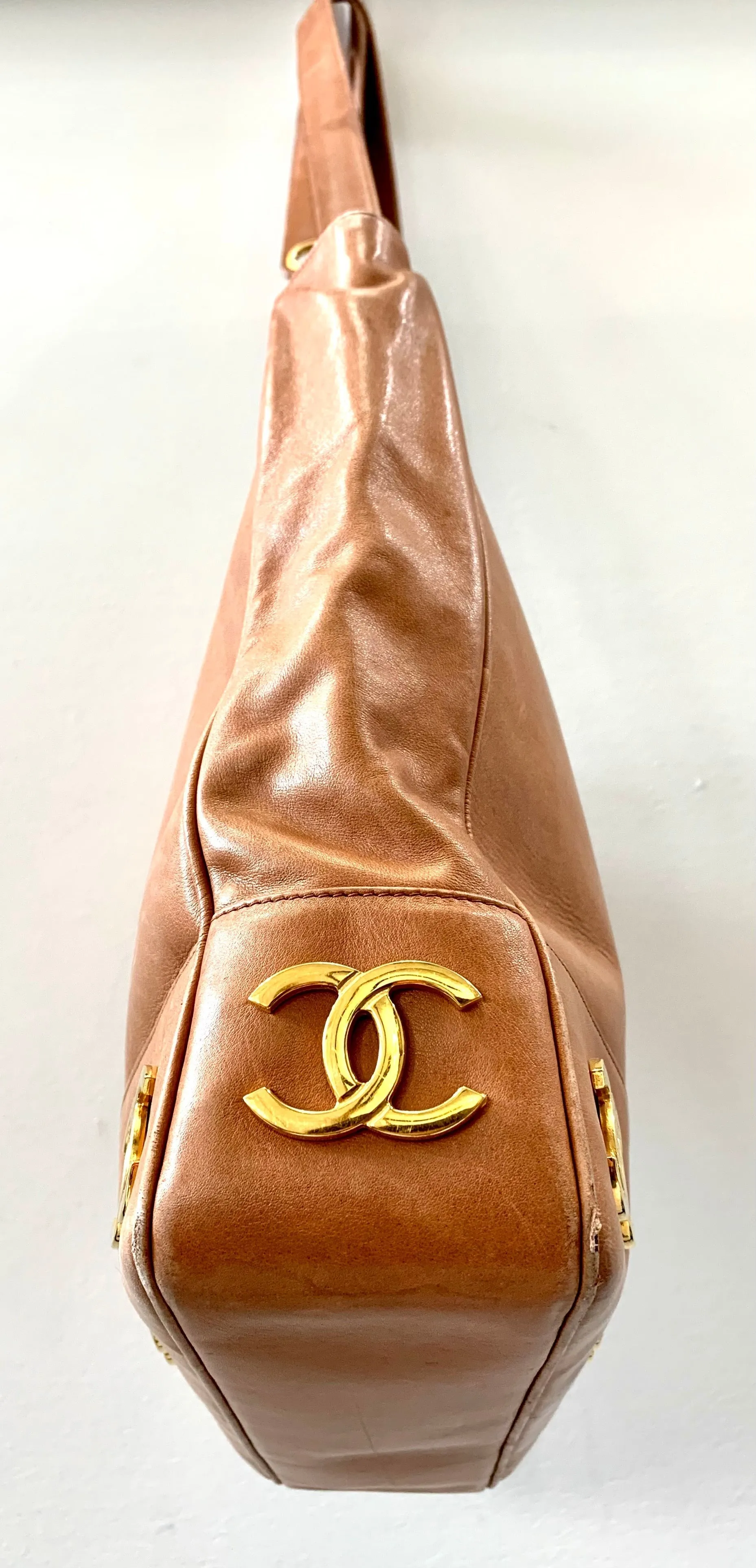 CHANEL BROWN LEATHER VINTAGE BAG