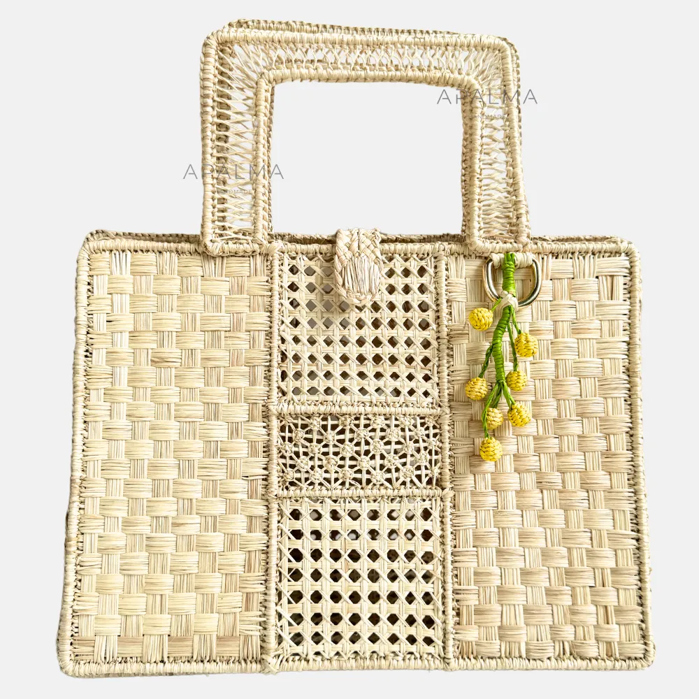 Venice Purse Handmade in Iraca Palm by Artisans